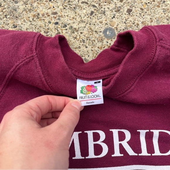 Women’s Burgundy Cambridge University Crewneck Sweatshirt Size Small Like New - Picture 3 of 4
